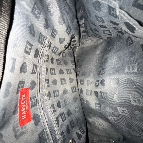 EUC 🖤 Harveys Seatbelt Bag Carryall– Black 🖤 - Picture 3 of 3